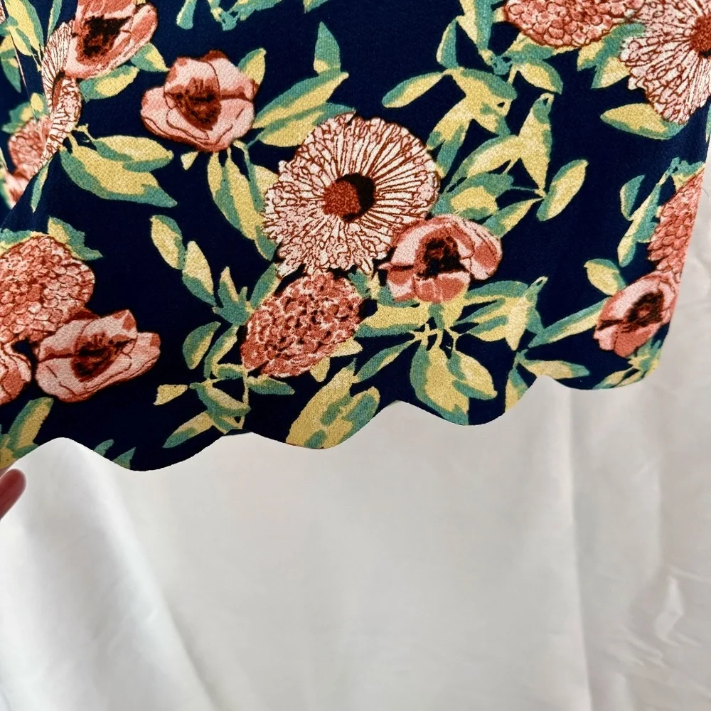 June & Hudson Floral Scallop Hem Shorts | Navy Botanical Print | Size M
